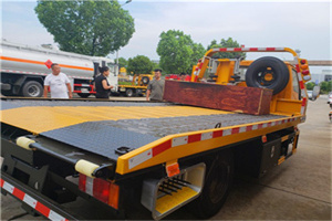 梧州附近拖车电话号码服务